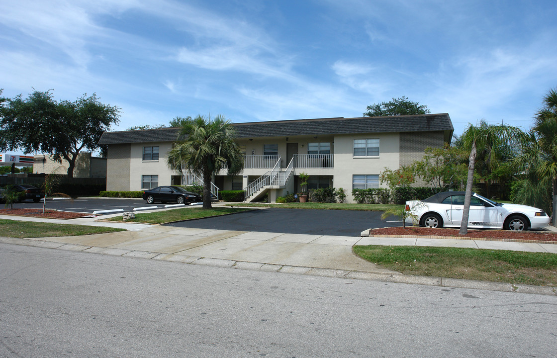 410 S Nimbus Ave in Clearwater, FL - Foto de edificio