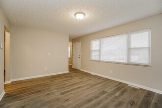 2084 Belcher Dr in Columbus, OH - Building Photo - Building Photo