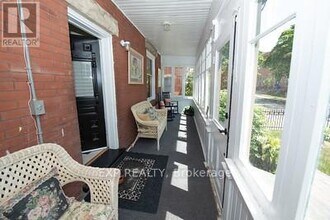 56 John St in Brampton, ON - Building Photo - Building Photo