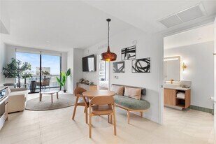 601 NE 1st Ave in Miami, FL - Building Photo