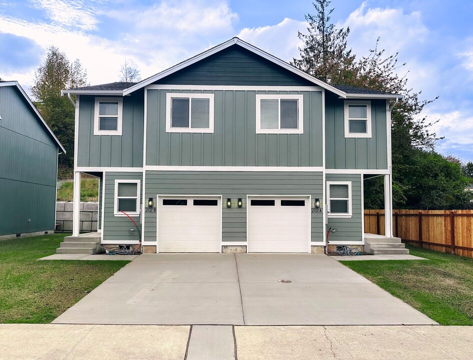 202 Mashell Ave S-Unit -202 Mashell Ave. S in Eatonville, WA - Building Photo
