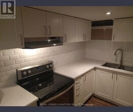 1264 Sim Pl in Milton, ON - Building Photo - Building Photo