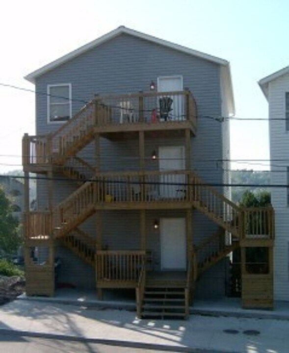 336 Willey St in Morgantown, WV - Building Photo