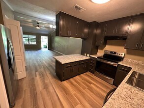 4000 Brewster Rd in Tallahassee, FL - Building Photo - Building Photo