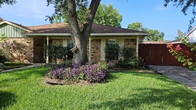 11307 Sageheather Dr in Houston, TX - Foto de edificio - Building Photo
