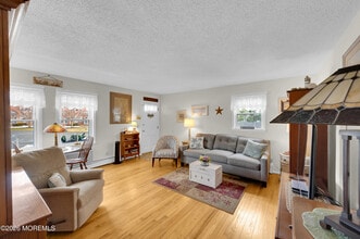 310 Maryland Ave in Point Pleasant Beach, NJ - Foto de edificio - Building Photo