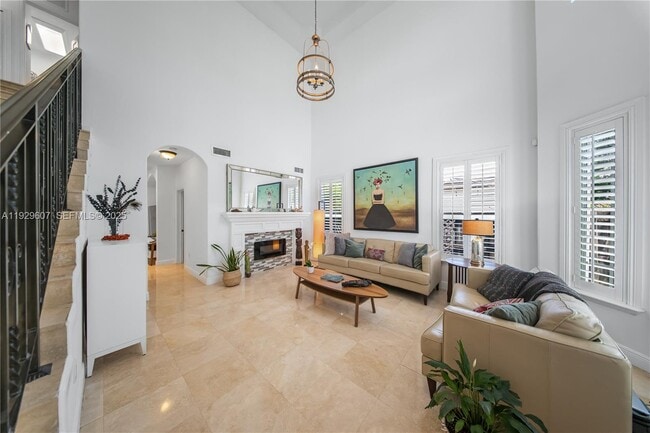 3922 SW 60th Ave in Miami, FL - Building Photo - Building Photo