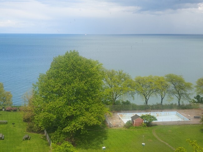 property at 11850 Edgewater Dr