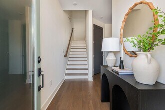 2347 Hosea L Williams Dr NE in Atlanta, GA - Building Photo - Building Photo