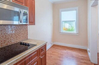 126 Mendoza Ave in Coral Gables, FL - Building Photo - Building Photo