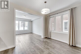 338 Sweetclover Way in Ottawa, ON - Building Photo - Building Photo