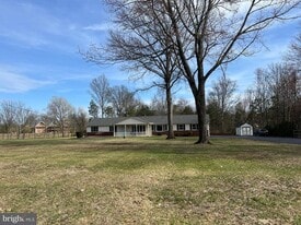 46 Buck Dr in Kintnersville, PA - Building Photo