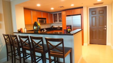 610 Clematis St in West Palm Beach, FL - Building Photo - Building Photo