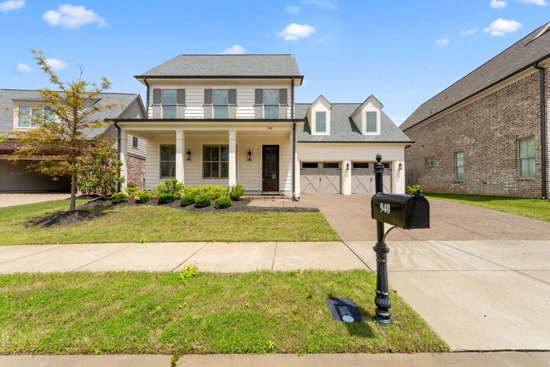 940 Cypress Vine Cove in Collierville, TN - Building Photo