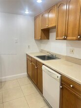 14311 N Kendall Dr in Miami, FL - Building Photo - Building Photo