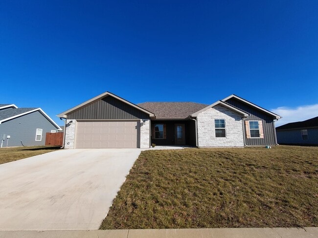 property at 147 La Vista Dr