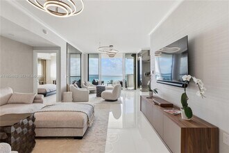 17875 Collins Ave, Unit 705 in Sunny Isles Beach, FL - Building Photo - Building Photo