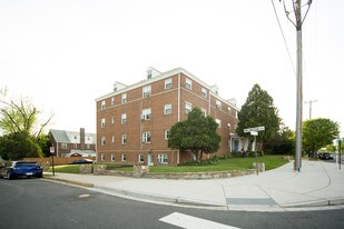 Boulevard Courts Apartments