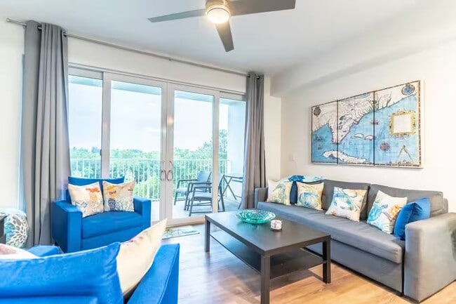 3260 Mangrove Point Dr in Ruskin, FL - Foto de edificio - Building Photo