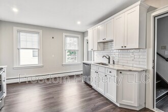 9 Bretton Rd in West Hartford, CT - Building Photo - Building Photo