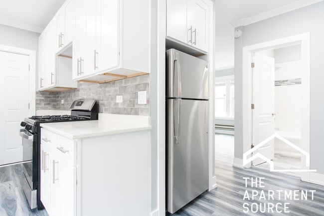 property at 3821 N Greenview Ave