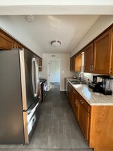 8024 Outlook Dr in Prairie Village, KS - Building Photo - Building Photo