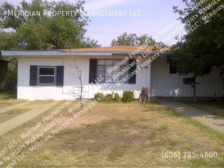 3704 32nd St in Lubbock, TX - Building Photo