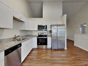 615 Asheby Woods Rd in Kernersville, NC - Building Photo - Building Photo