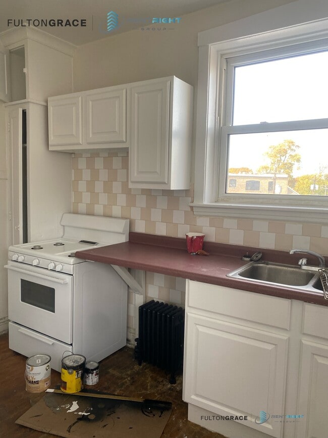 property at 4006 W Cullom Ave