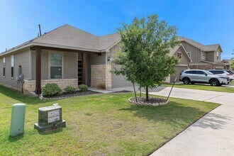 469 Grace Lilly Dr in Buda, TX - Building Photo - Building Photo
