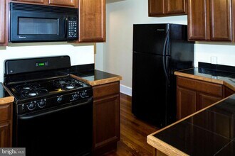 1302 S Hanover St in Baltimore, MD - Building Photo - Building Photo
