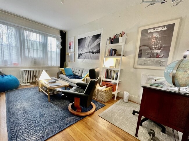 18 Gray St, Unit 2 in Cambridge, MA - Foto de edificio - Building Photo