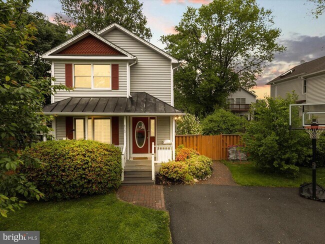 8324 2nd Ave in Vienna, VA - Building Photo - Building Photo