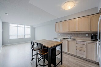 710-1710 Humberwood Blvd in Toronto, ON - Building Photo - Building Photo