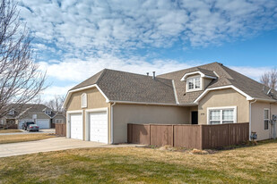 Peregrine Valley Duplexes Apartments