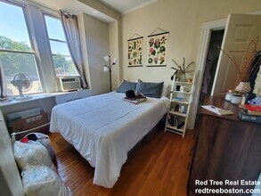 31 Herrick Rd, Unit 4A in Newton, MA - Foto de edificio - Building Photo