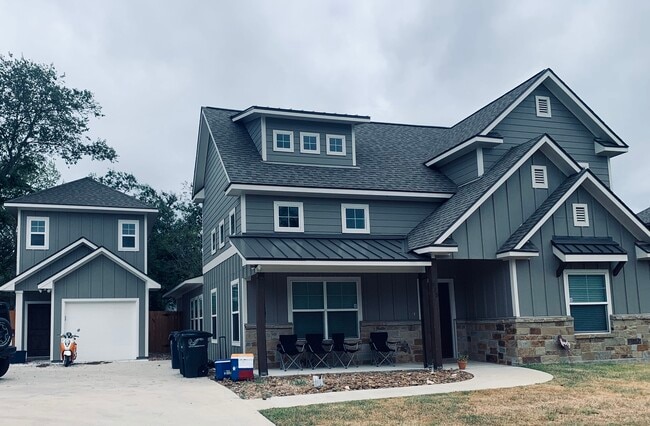 615 Fairview Ave in College Station, TX - Building Photo - Building Photo