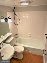 3035 Q St NW-Unit -2 in Washington, DC - Foto de edificio - Building Photo