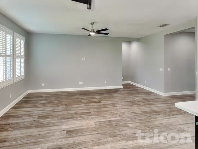 1842 Castleton Dr in St. Cloud, FL - Foto de edificio - Building Photo