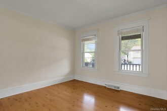 24 Firth St in Cornwall, NY - Building Photo - Building Photo