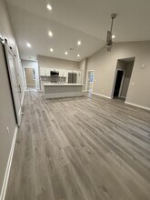 2155 W Mill Rd in Glendale, WI - Building Photo - Building Photo