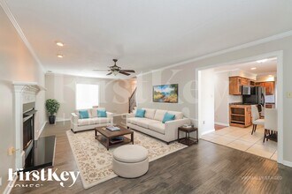 8082 S Regis Pl in Memphis, TN - Foto de edificio - Building Photo