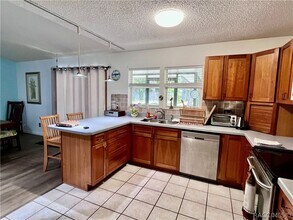 801 N Country Club Dr in Crystal River, FL - Building Photo - Building Photo