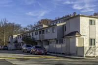 Surfside Village Condo in Staten Island, NY - Foto de edificio - Building Photo