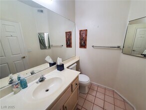 75 N Valle Verde Dr in Henderson, NV - Building Photo - Building Photo