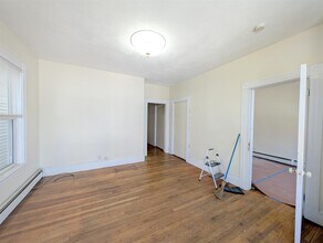 392 Washington St, Unit 2 in Somerville, MA - Foto de edificio - Building Photo