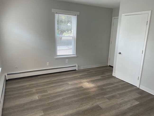 220 Cross St in Central Falls, RI - Building Photo - Building Photo