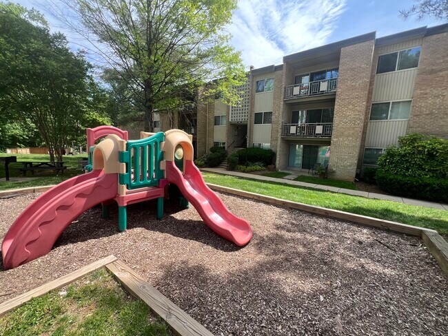 5113 Crossfield Ct, Unit 15 in Rockville, MD - Building Photo - Building Photo