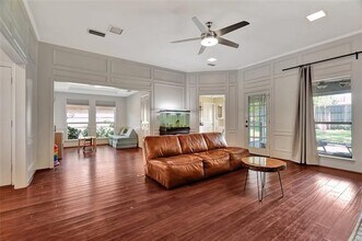 710 Oak Ln in Grapevine, TX - Foto de edificio - Building Photo