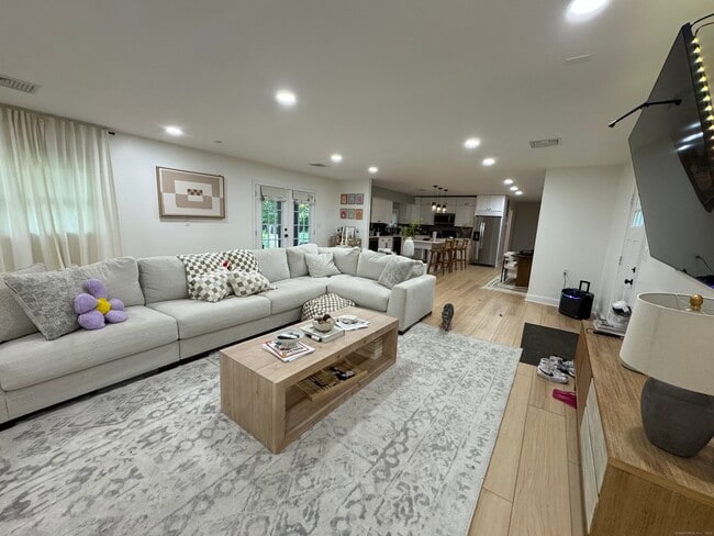 57 Lovers Ln in Monroe, CT - Building Photo - Building Photo